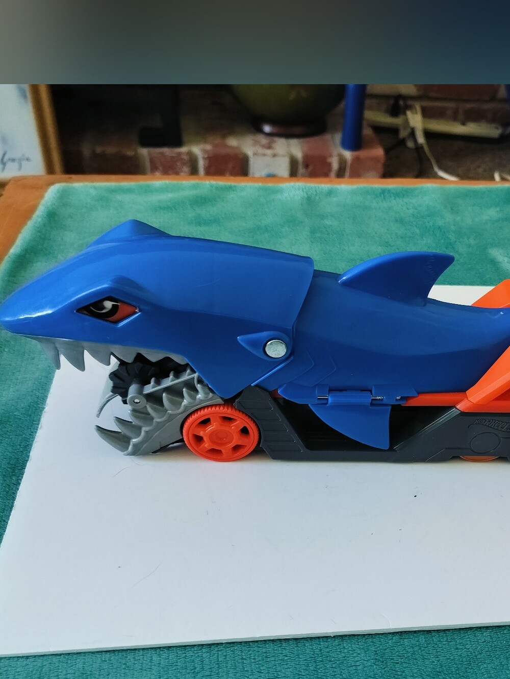 Hot Wheels Shark Chomp Hauler Toy Truck Blue & Orange Chomping Action